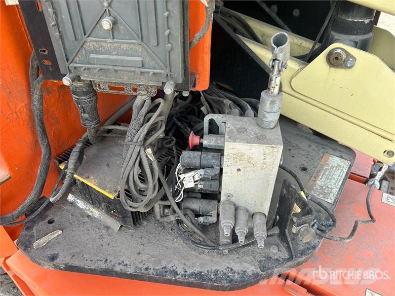 JLG E300 AJP 2WD Electric Articulating Boom Lift Plataformas con brazo de elevación manual