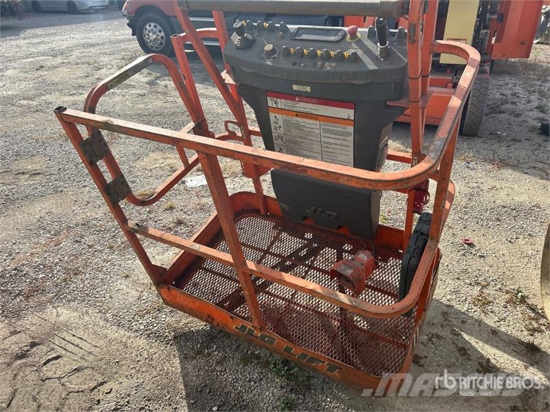 JLG E300AJP 2WD Electric Articulating Boom Lift Knikarmhoogwerkers