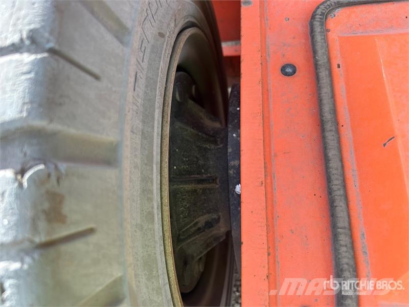 JLG E300AJP 2WD Electric Articulating Boom Lift Knikarmhoogwerkers