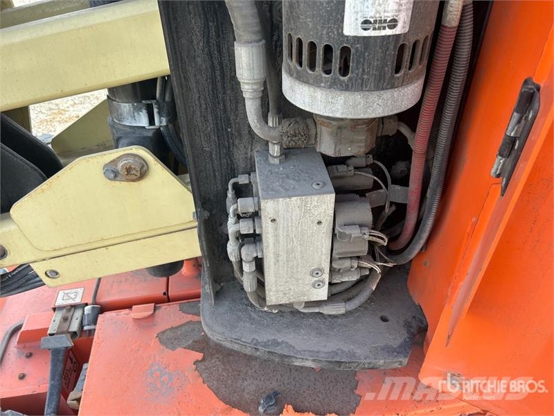 JLG E300AJP 2WD Electric Articulating Boom Lift Knikarmhoogwerkers