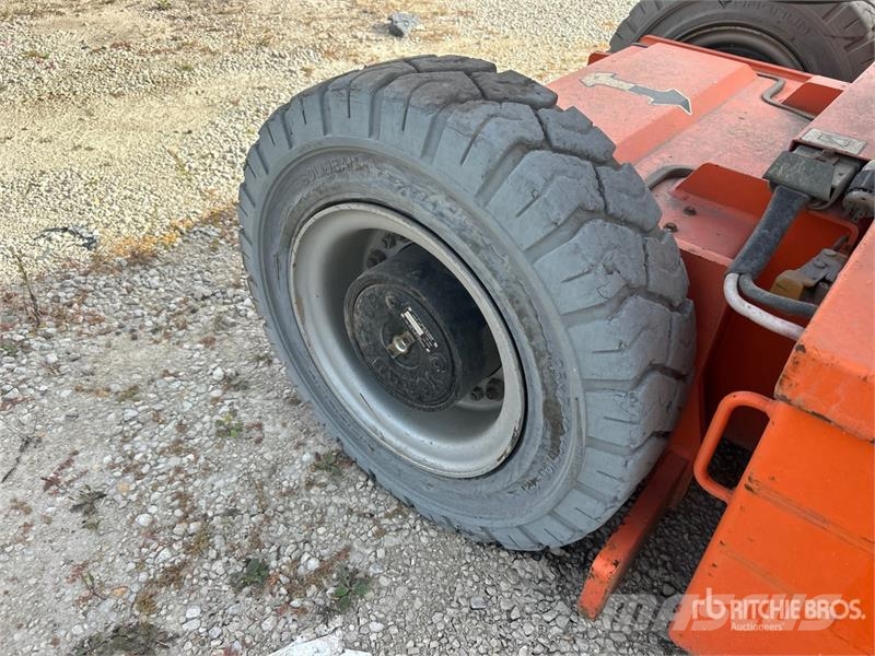 JLG E300AJP 2WD Electric Articulating Boom Lift Knikarmhoogwerkers