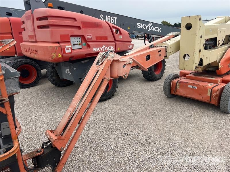 JLG E400AJPN 2WD Electric Articulating Boom Lift Bomlifte med knækarm