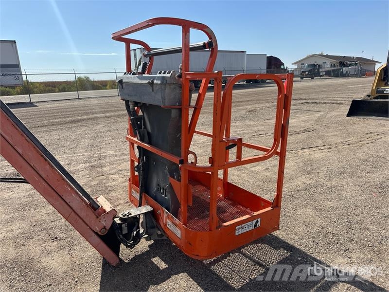JLG E400AJPN 2WD Electric Articulating Boom Lift Articulated boom lifts