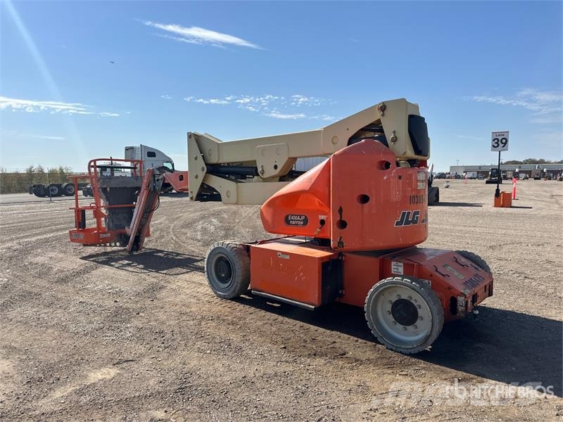 JLG E400AJPN 2WD Electric Articulating Boom Lift Articulated boom lifts