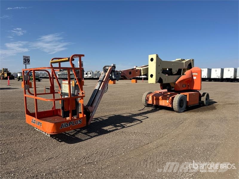 JLG E400AJPN 2WD Electric Articulating Boom Lift Articulated boom lifts