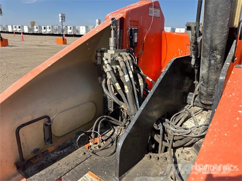 JLG E400AJPN 2WD Electric Articulating Boom Lift Articulated boom lifts