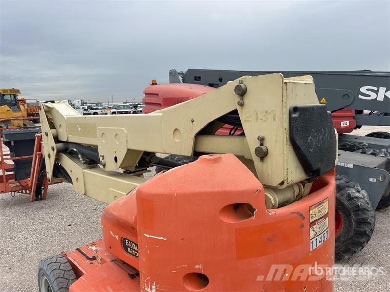 JLG E400AJPN 2WD Electric Articulating Boom Lift Bomlifte med knækarm