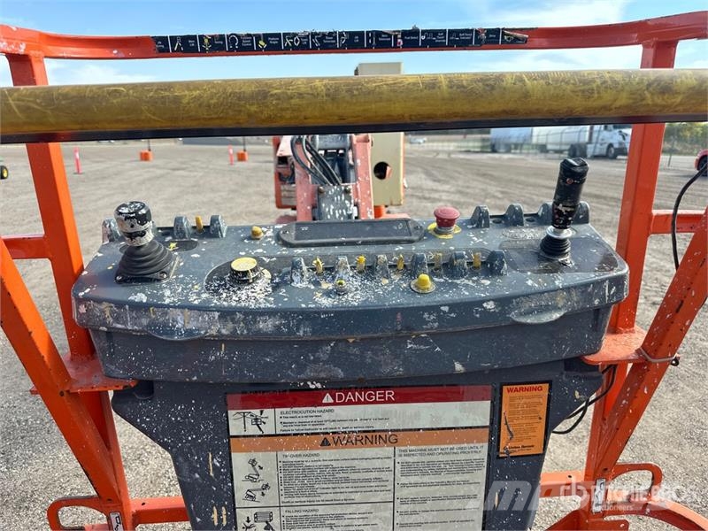 JLG E400AJPN 2WD Electric Articulating Boom Lift Articulated boom lifts