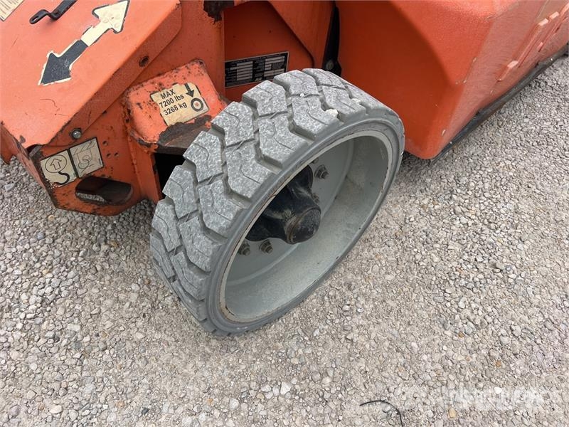 JLG E400AJPN 2WD Electric Articulating Boom Lift Bomlifte med knækarm
