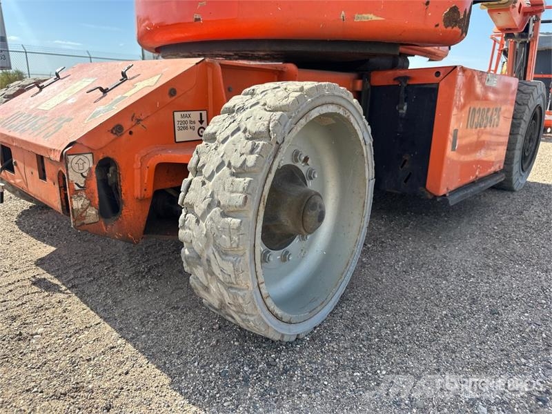 JLG E400AJPN 2WD Electric Articulating Boom Lift Articulated boom lifts
