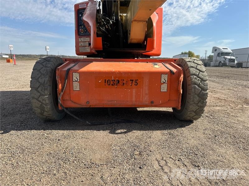 JLG E400AJPN 2WD Electric Articulating Boom Lift Articulated boom lifts