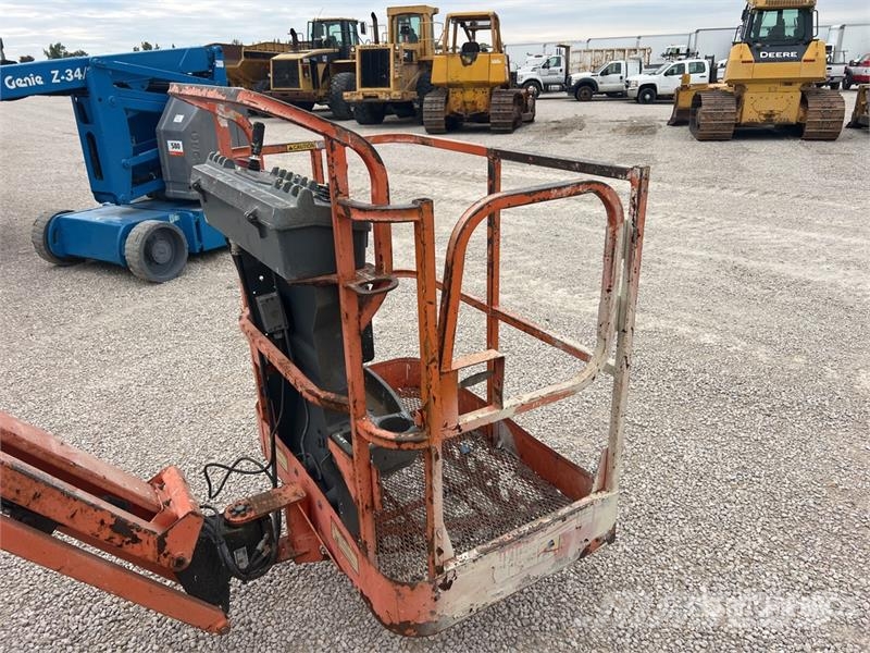 JLG E400AJPN 2WD Electric Articulating Boom Lift Bomlifte med knækarm
