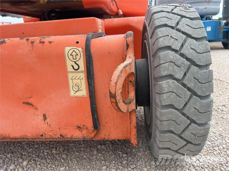 JLG E400AJPN 2WD Electric Articulating Boom Lift Bomlifte med knækarm
