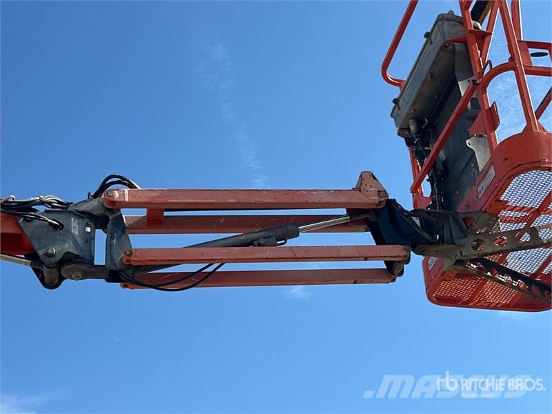 JLG E400AJPN 2WD Electric Articulating Boom Lift Articulated boom lifts
