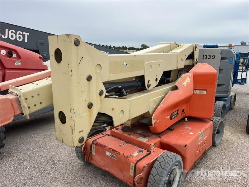 JLG E400AJPN 2WD Electric Articulating Boom Lift Bomlifte med knækarm