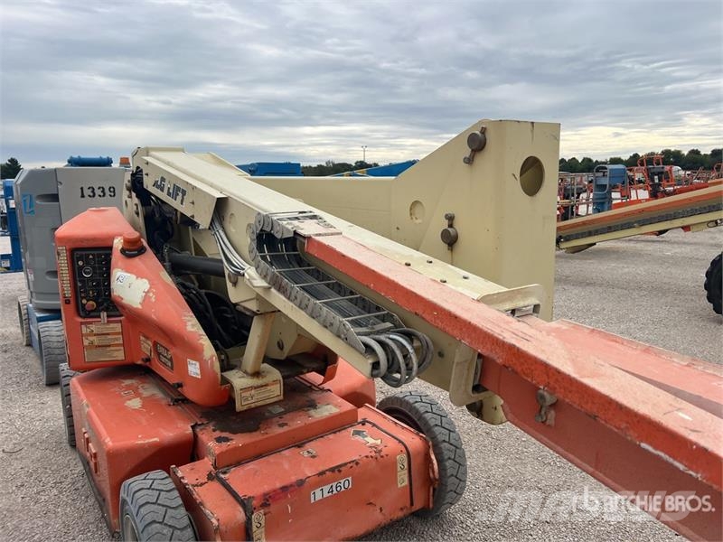 JLG E400AJPN 2WD Electric Articulating Boom Lift Bomlifte med knækarm
