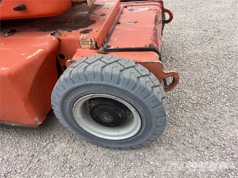 JLG E400AJPN 2WD Electric Articulating Boom Lift Bomlifte med knækarm