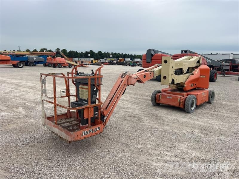 JLG E400AJPN 2WD Electric Articulating Boom Lift Bomlifte med knækarm