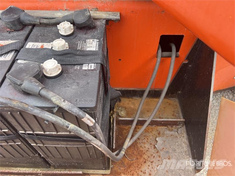 JLG E400AJPN 2WD Electric Articulating Boom Lift Bomlifte med knækarm