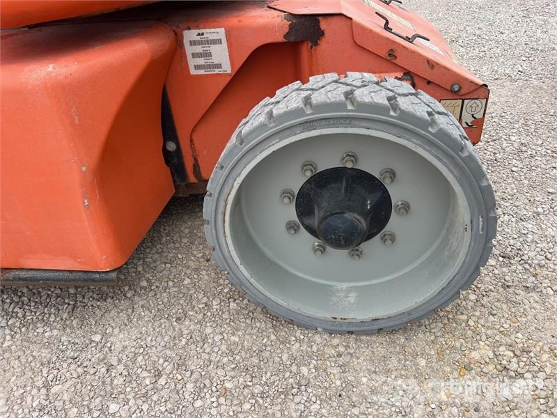 JLG E400AJPN 2WD Electric Articulating Boom Lift Bomlifte med knækarm