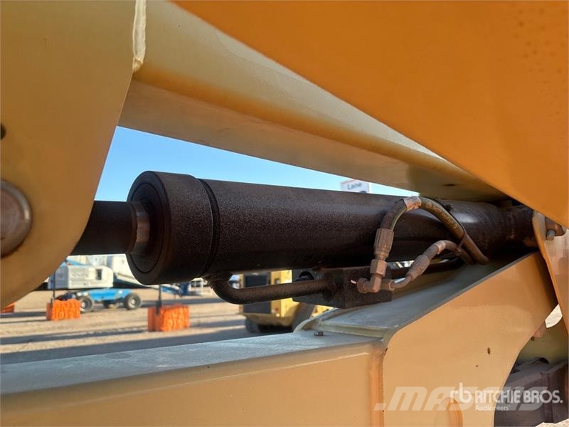 JLG E450AJ 2WD Electric Articulating Boom Lift Articulated boom lifts
