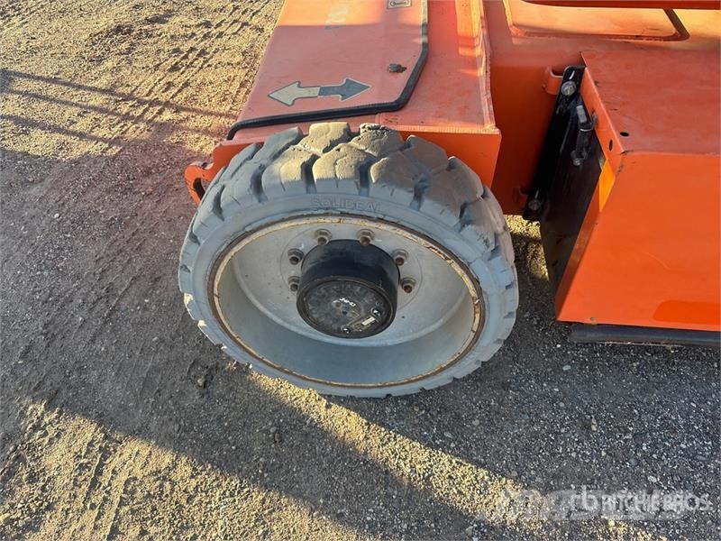 JLG E450AJ 2WD Electric Articulating Boom Lift Articulated boom lifts
