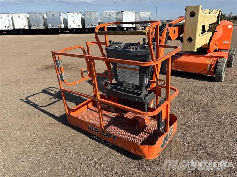 JLG E450AJ 2WD Electric Articulating Boom Lift Zglobne dvižne ploščadi