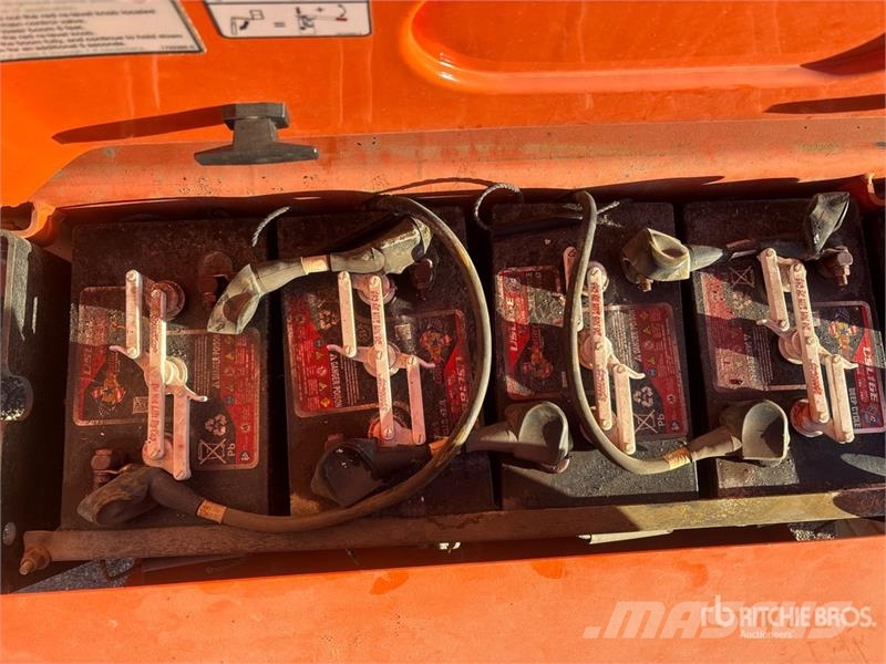 JLG E450AJ 2WD Electric Articulating Boom Lift Articulated boom lifts