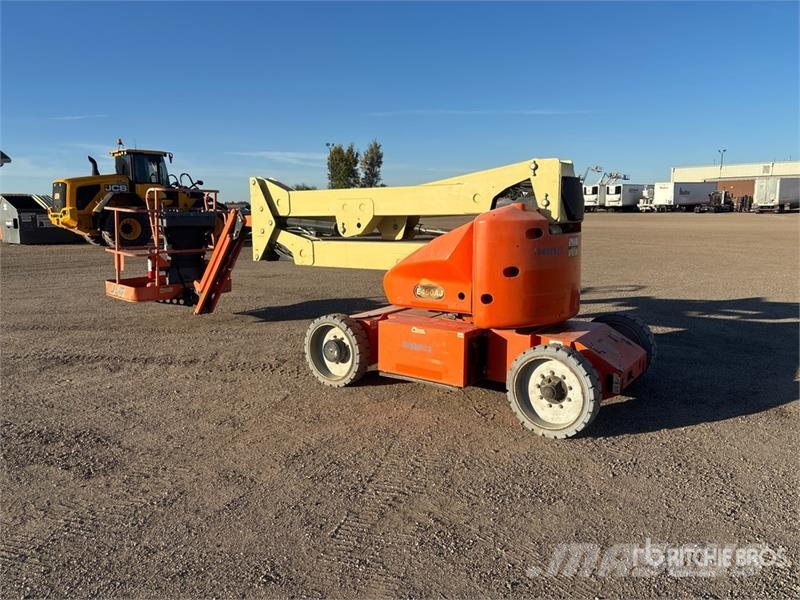 JLG E450AJ 2WD Electric Articulating Boom Lift Articulated boom lifts