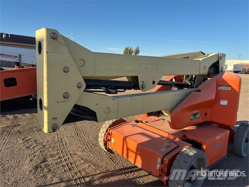 JLG E450AJ 2WD Electric Articulating Boom Lift Articulated boom lifts