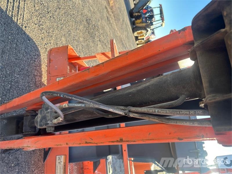 JLG E450AJ 2WD Electric Articulating Boom Lift Articulated boom lifts