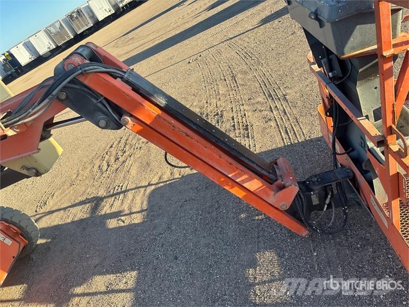 JLG E450AJ 2WD Electric Articulating Boom Lift Articulated boom lifts
