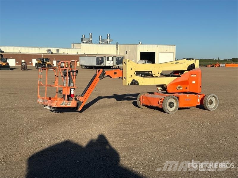 JLG E450AJ 2WD Electric Articulating Boom Lift Articulated boom lifts