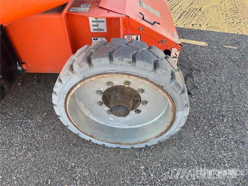 JLG E450AJ 2WD Electric Articulating Boom Lift Articulated boom lifts
