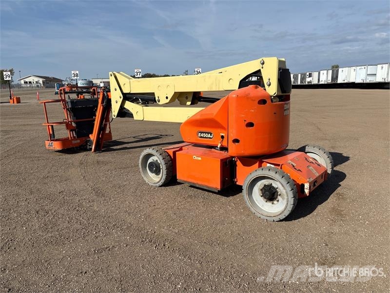 JLG E450AJ 2WD Electric Articulating Boom Lift Zglobne dvižne ploščadi