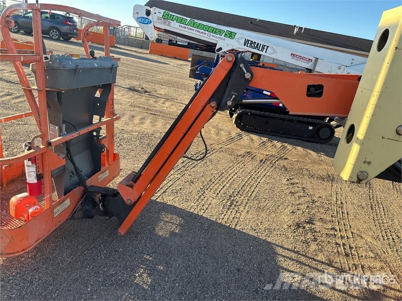JLG E450AJ 2WD Electric Articulating Boom Lift Articulated boom lifts