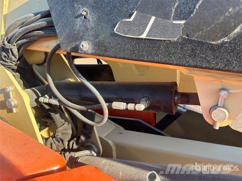 JLG E450AJ 2WD Electric Articulating Boom Lift Articulated boom lifts