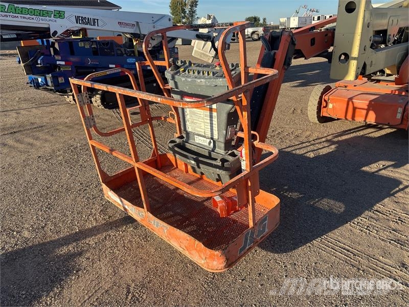 JLG E450AJ 2WD Electric Articulating Boom Lift Articulated boom lifts