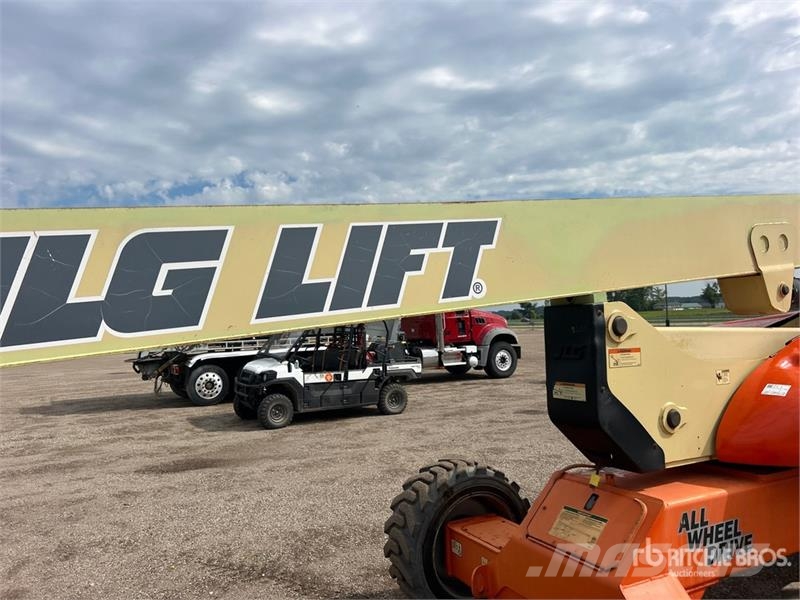 JLG M600JP 2WD Hybrid Articulating Boom Lift Articulated boom lifts