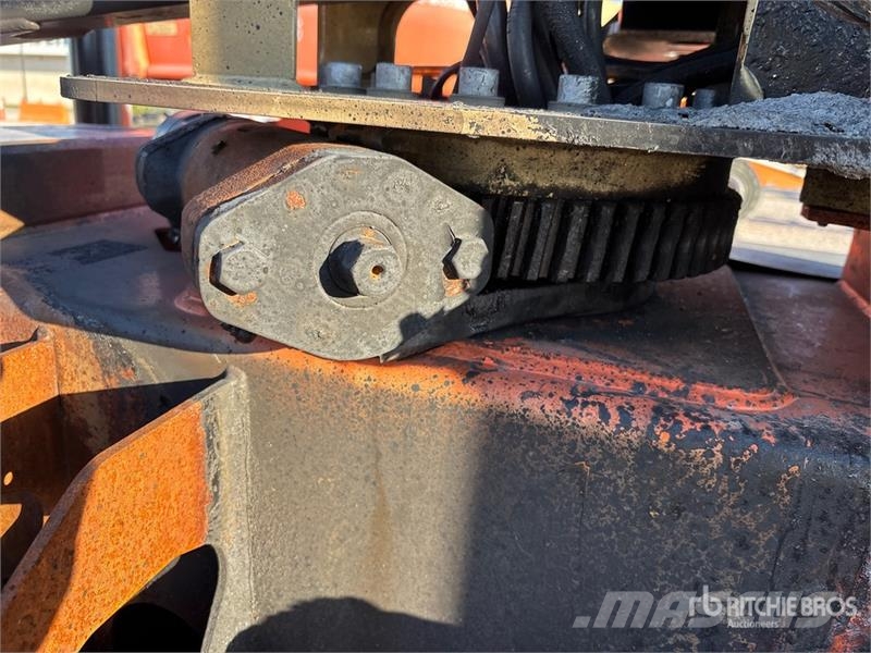JLG T-350 Towable Lift (Inoperable) Vlečne dvižne ploščadi