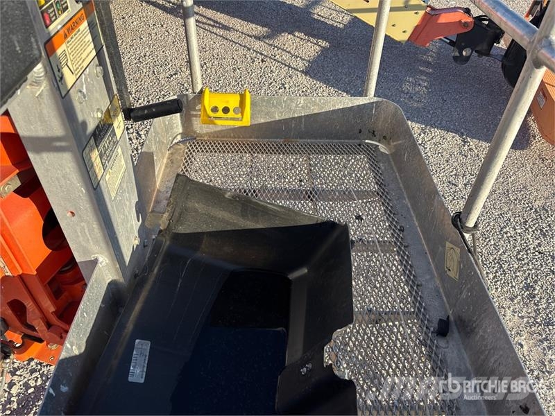 JLG T-350 Towable Lift (Inoperable) Vlečne dvižne ploščadi