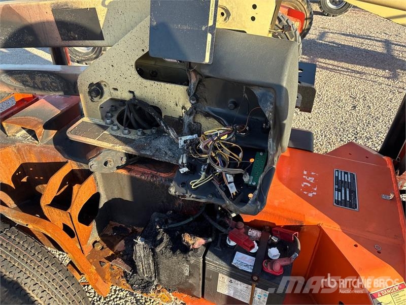 JLG T-350 Towable Lift (Inoperable) Vlečne dvižne ploščadi