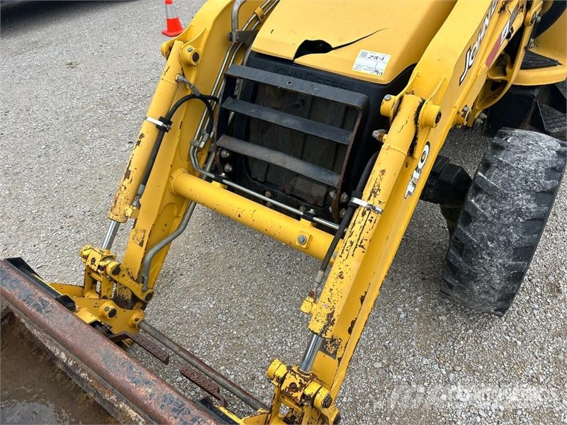 John Deere 110 4x4 Backhoe Loader Ekskavatori-iekrāvēji