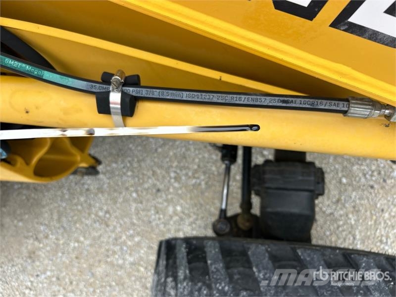 John Deere 110 4x4 Backhoe Loader Ekskavatori-iekrāvēji