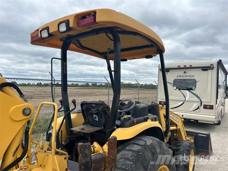 John Deere 110 4x4 Backhoe Loader Ekskavatori-iekrāvēji
