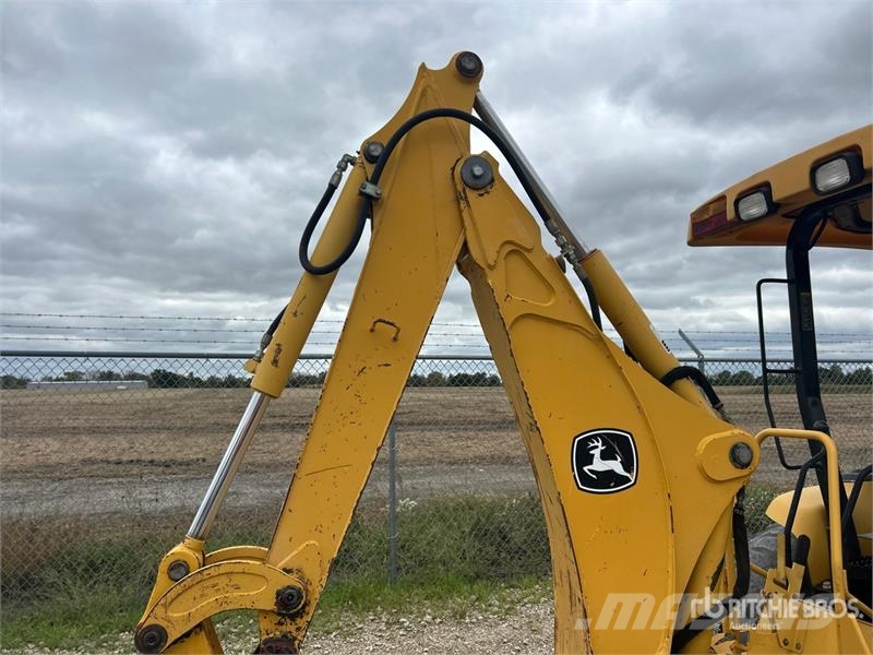 John Deere 110 4x4 Backhoe Loader Ekskavatori-iekrāvēji