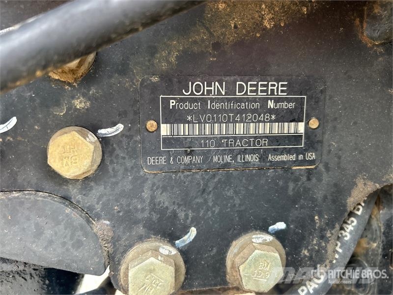 John Deere 110 4x4 Backhoe Loader Ekskavatori-iekrāvēji