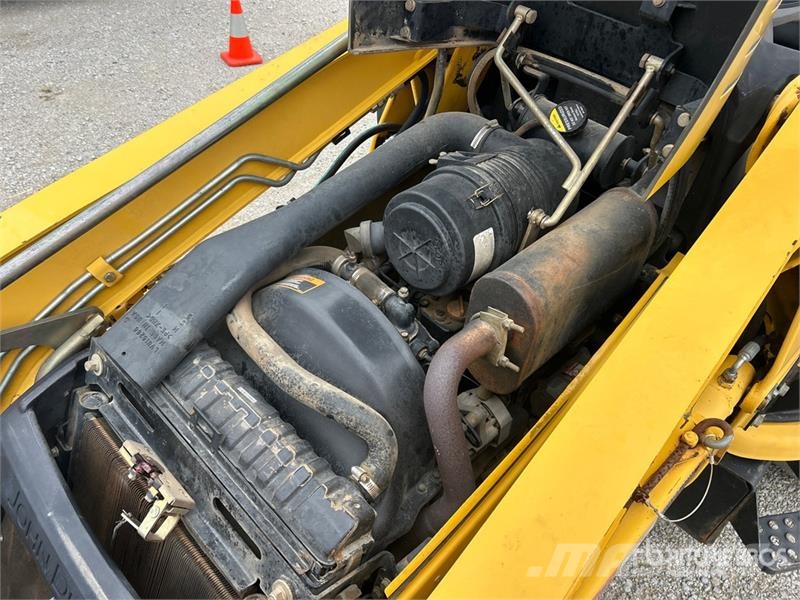 John Deere 110 4x4 Backhoe Loader Ekskavatori-iekrāvēji
