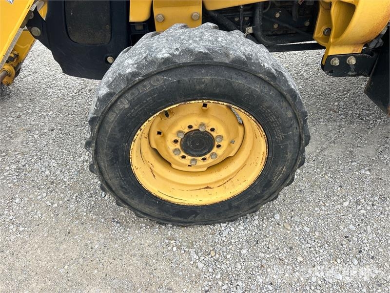 John Deere 110 4x4 Backhoe Loader Ekskavatori-iekrāvēji