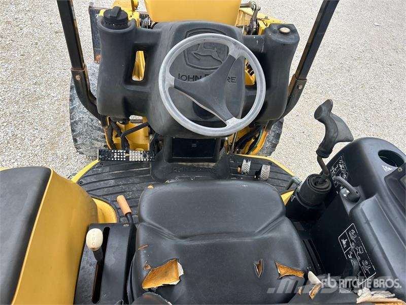 John Deere 110 4x4 Backhoe Loader Ekskavatori-iekrāvēji